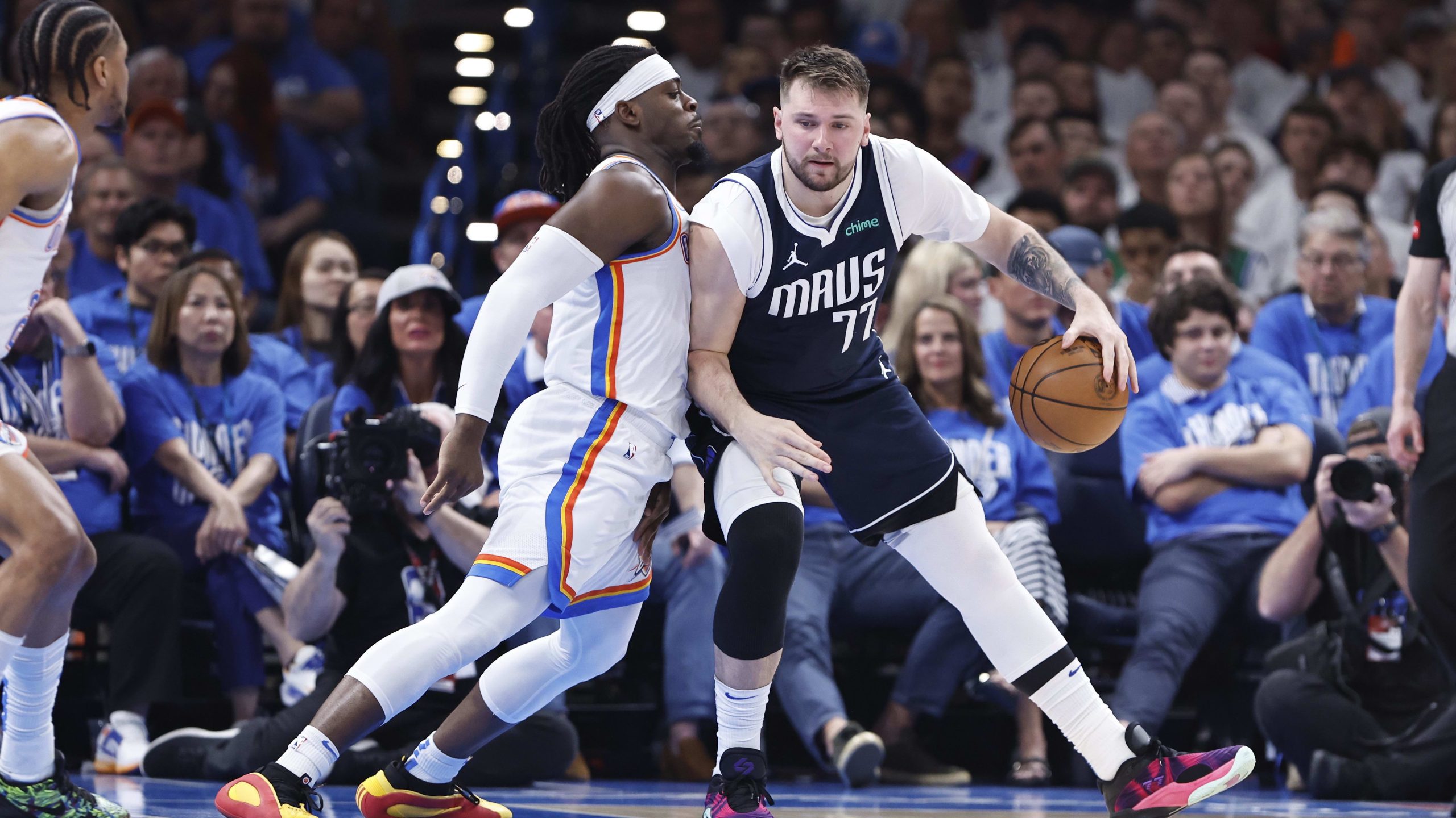 Gilgeous-Alexander has 29 points to help Thunder roll past Mavericks in Game 1 of West semifinals