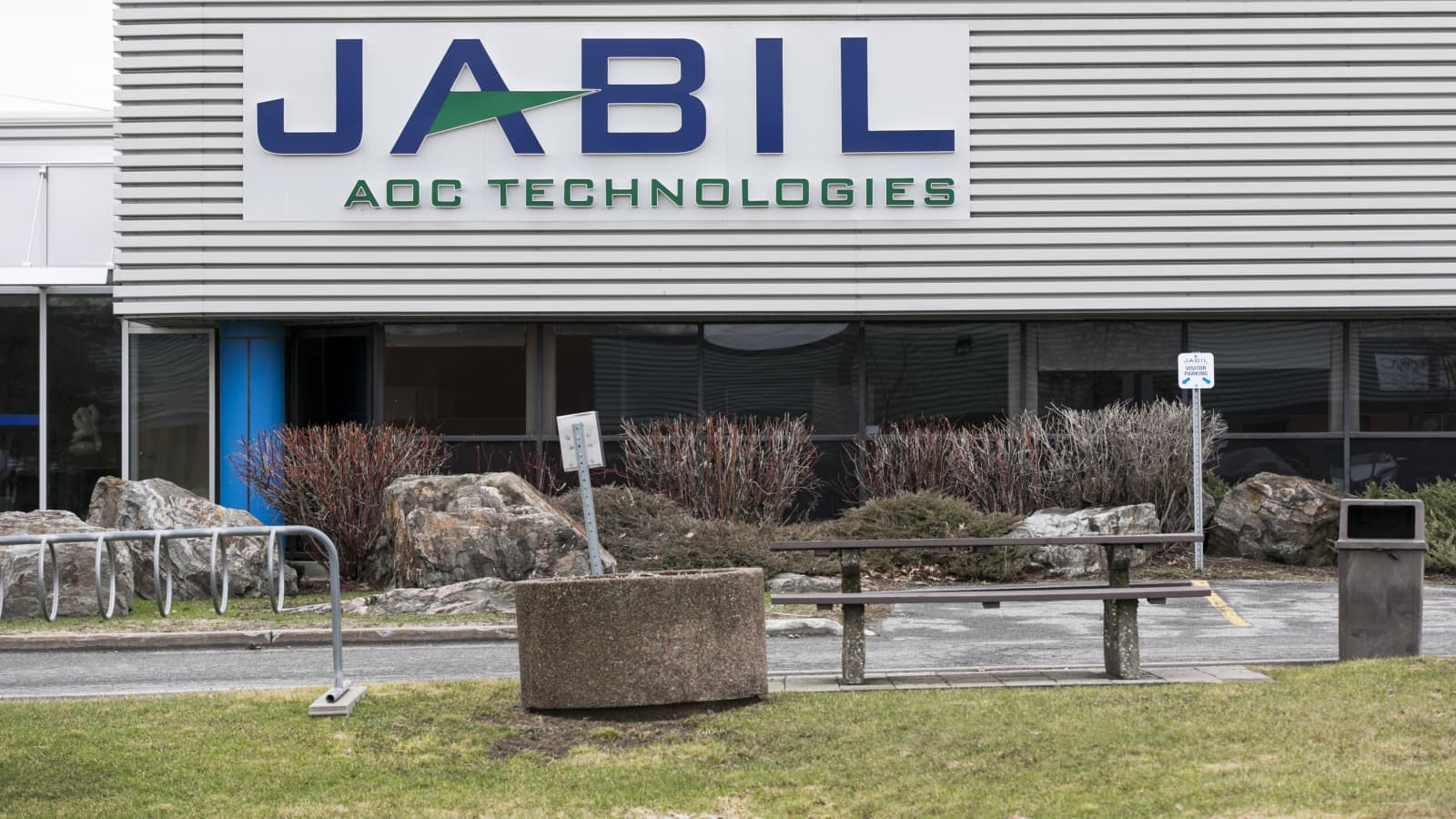 Jabil Replaces CEO After Investigation, Pulls 2025 Forecast