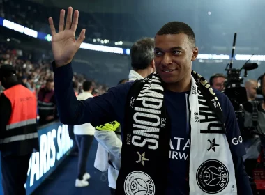 Kylian Mbappe Receives Mixed Farewell from Paris Saint-Germain Fans: Celebrating a Legacy Despite Divided Opinions