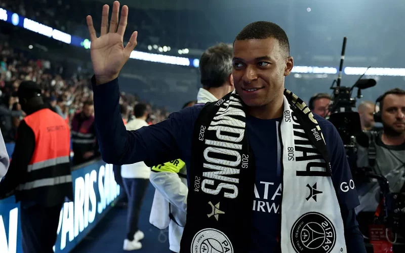 Kylian Mbappe Receives Mixed Farewell from Paris Saint-Germain Fans: Celebrating a Legacy Despite Divided Opinions