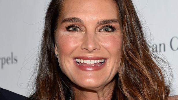 Brooke Shields Launches Commence: A Hair Care Line for Women Over 40