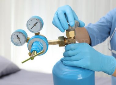 How to Use a Medical Oxygen Cylinder
