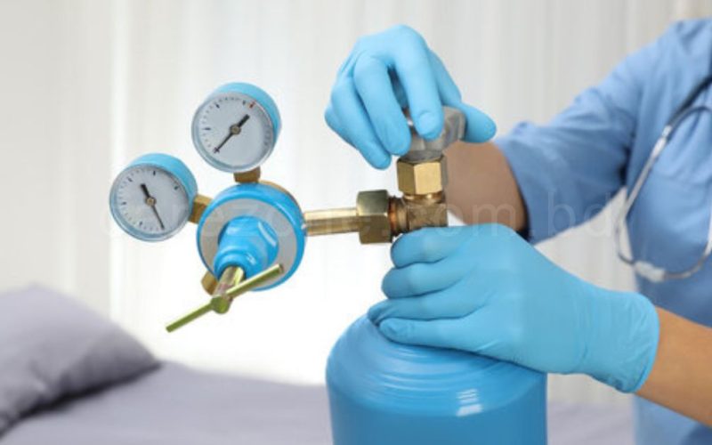 How to Use a Medical Oxygen Cylinder